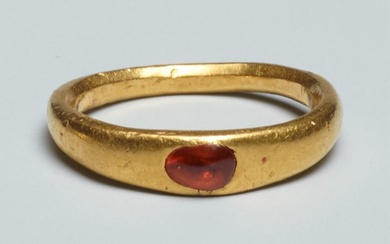Ancient Roman Gold and carnelian Gold and garnet finger ring