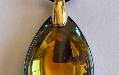 Baccarat (boxed) - “Fleurs de psydelic” - 18 kts (750) Gold, Crystal - Necklace with pendant