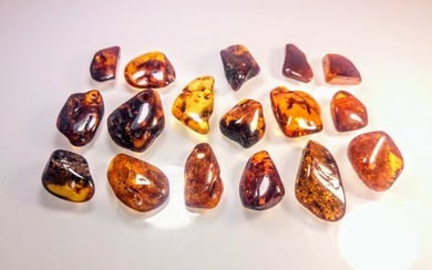 Baltic Amber Pendants with Large hole - Amber - 3 cm - 3 cm (No Reserve Price)