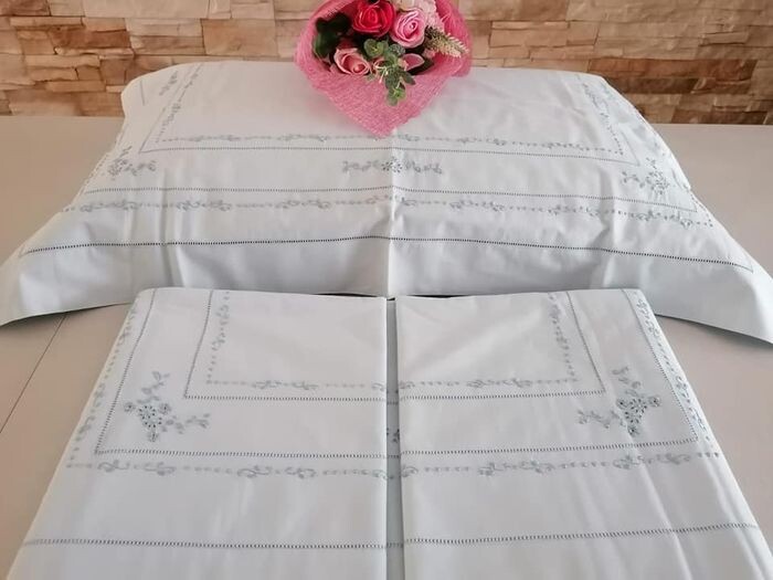 Bellavia cotton percale hand embroidery sheets. blue color - Cotton - 21st century