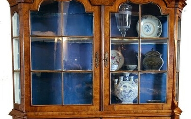 Cabinet - Louis XV - Burrwood, Glass, Oak - Late 18th century