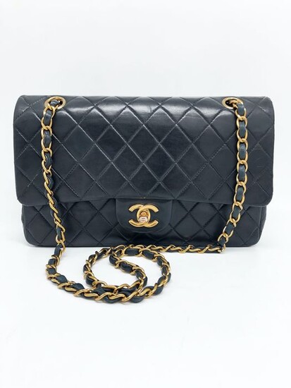 Chanel - Classic Medium Double Flap Shoulder bag