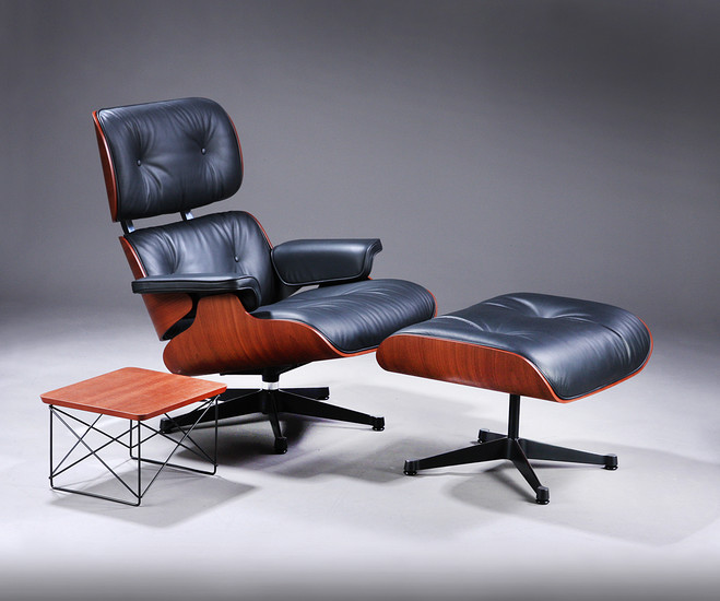 Charles Eames, Lounge chair with matching footstool and small LTR table, Mahogany Winter Edition 2018 (3)