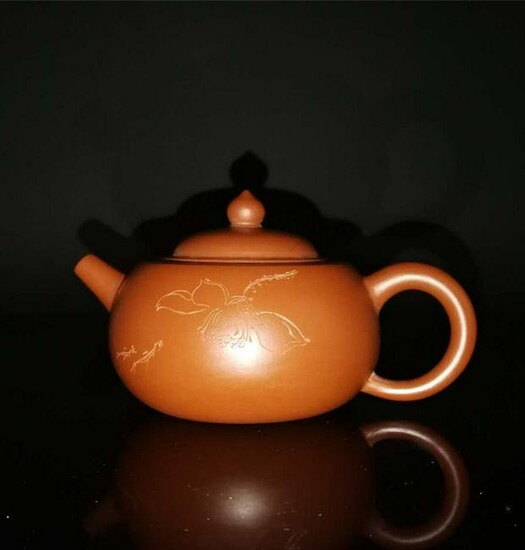 Chinese zisha teapot and cover