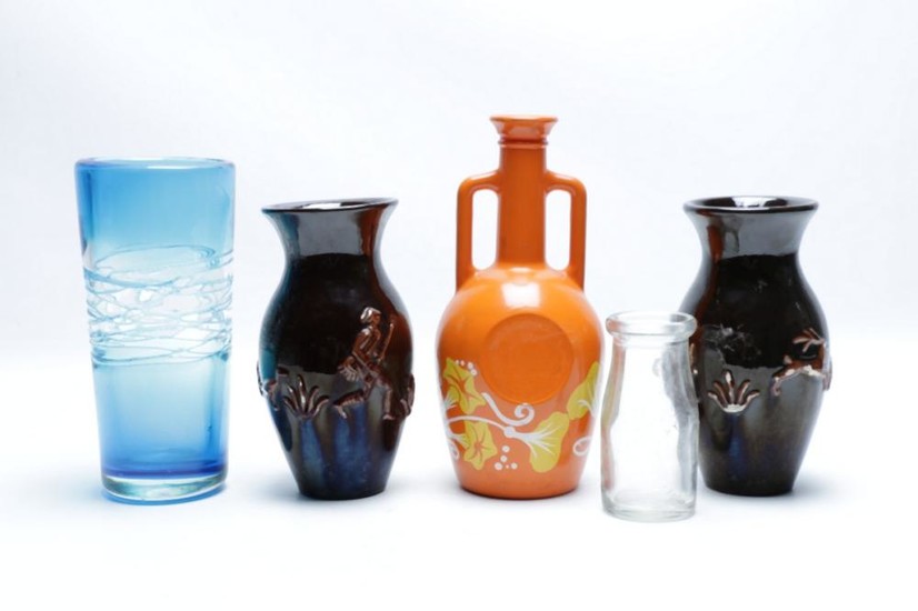 Collection of Vases inc Ceramic, Art Glass and Dairy Farmers Co-op Milk Co LTD