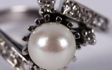 DIAMOND RING, with pearl and diamonds approx 0,20ct, white gold 18K.