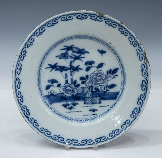 ENGLISH DELFT B&W FAIENCE CHINOISERIE PLATE