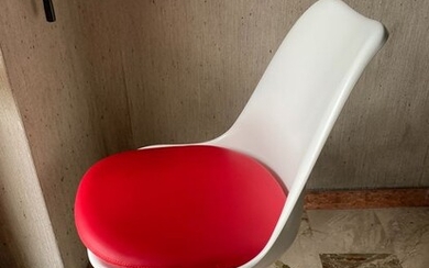 Eero Saarinen - Alivar Mvsevm - Dinner chair - Tulip Chair