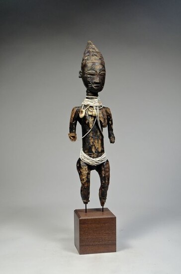 Female figure - Beads, Shells, Wood - KULANGO / ANYI - Ivory Coast