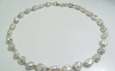 HS Jewellery - Keshi pearls, South Sea Keshi 11.57 mm X 14.69 mm and Gold Beads - Necklace, 18 kt. Yellow Gold