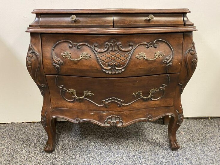ITALIAN BOMBE STYLE CARVED WOOD CHEST OF DRAWERS