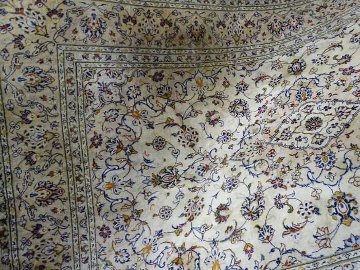 Keshan - Carpet - 295 cm - 190 cm
