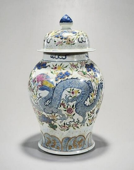 LARGE CHINESE LIDDED TEMPLE JAR