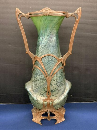 Large Art Nouveau Iridescent Glass Vase