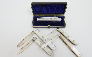 Late Victorian silver folding fruit knife, by Hilliard &...