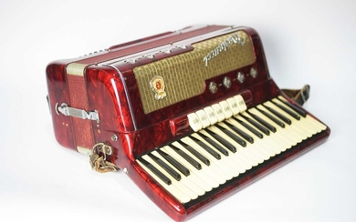 Marinucci 120 Bass piano accordion