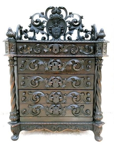 Neo Renaissance Dresser with Coat of Arms Adel Historismus Knight's Cabinet Neorenaissance Schrank Gothic - Renaissance Style - Wood - 19th century