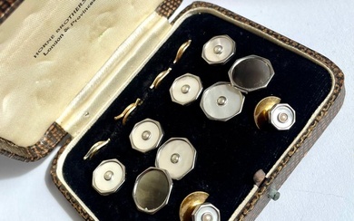 No Reserve Price - Cufflinks Vintage MOP cufflinks and buttons in original box
