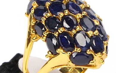 Precious Blue Sapphire Ring in 925 silver plated with 14 ct gold - 30.5×31×20 mm - 13.8 g