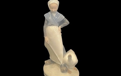 Royal Copenhagen Denmark Figurine Girl with Goose #528