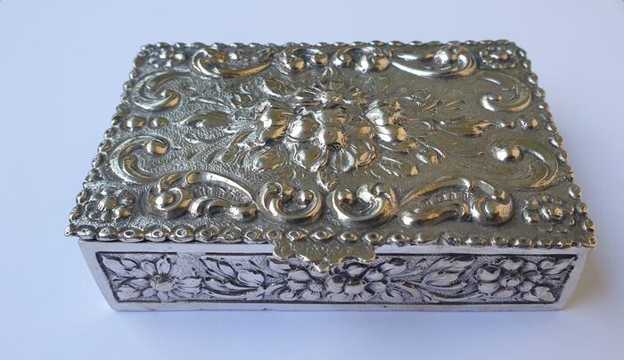 Snuff box - .915 silver - Dionisio Garcia - Spain - Early 20th century