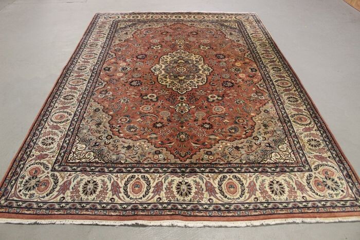 Tabriz - Carpet - 243 cm - 170 cm