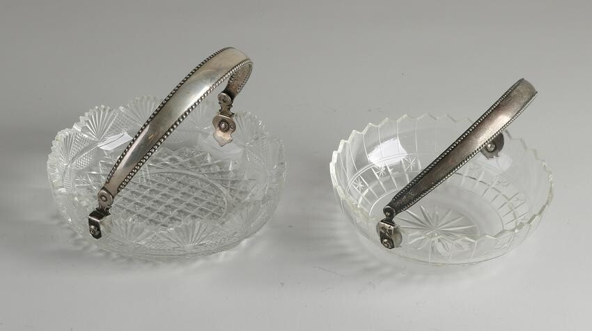 Two crystal dishes with silver, 835/000.&#160 Two round