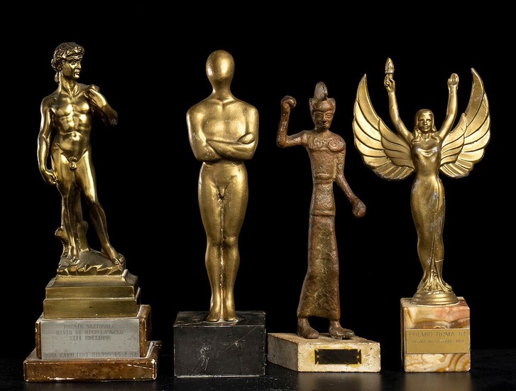 Various artists Artistic prize figurines Lot of 4 different...