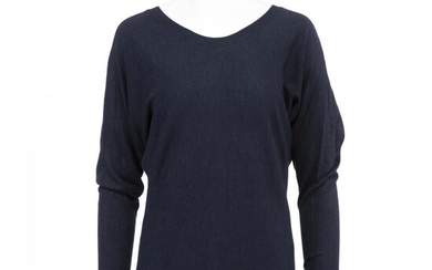 NOT SOLD. Vince: A dark blue blouse with long sleeves and a rounded neck line. Size XS. – Bruun Rasmussen Auctioneers of Fine Art
