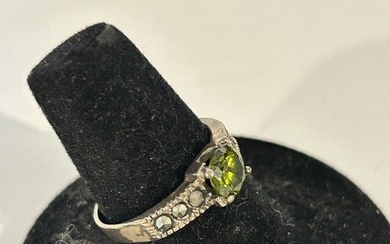 Vintage Sterling Silver green tourmaline marcasite Ring sz 7.5