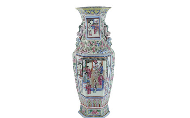 antique Chinese vase in porcelain with a