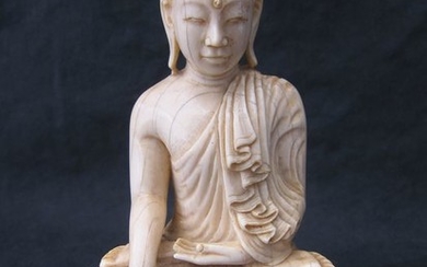 finely carved seated Buddha - Ivory - Burma - 19th century