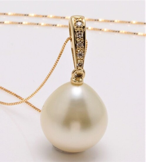 no reserve - 14 kt. Yellow Gold - 11x12mm Champagne Golden South Sea Pearl - Necklace with pendant - 0.04 ct
