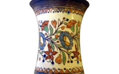 1 Thun earthenware vase.
