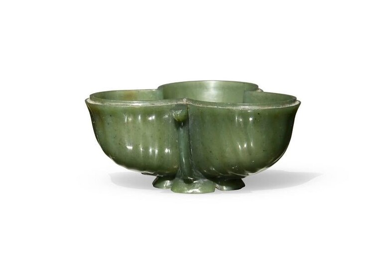 18th Century Mughal Spinach Jade Trefoil Cup