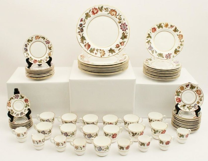 78 PC. ENGLISH ROYAL WORCESTER DINNER SERVICE