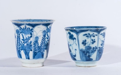 Arte Cinese Two blue and white porcelain cups painted