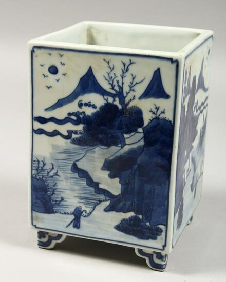 A CHINESE PORCELAIN BLUE AND WHITE SQUASH BRUSH POT