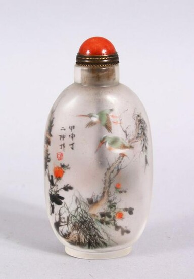 A CHINESE REVERSE PAINTED GLASS SNUFF BOTTLE, depicting