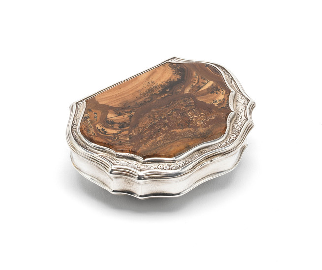 A George II silver and mounted agate snuff box