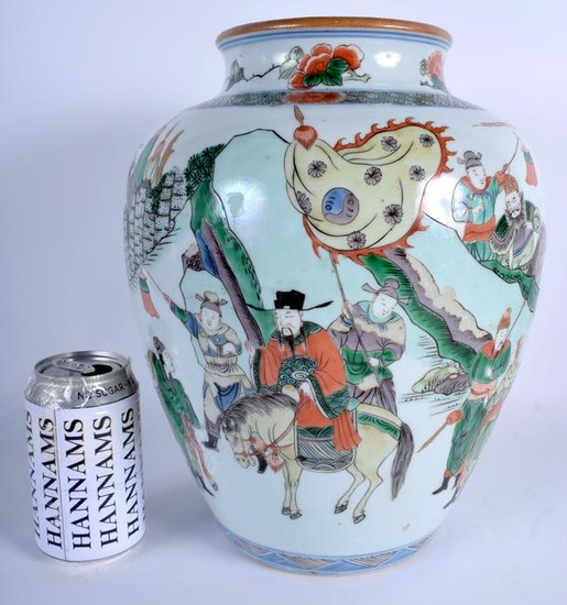 A LARGE 19TH CENTURY CHINESE FAMILLE VERTE PORCELAIN