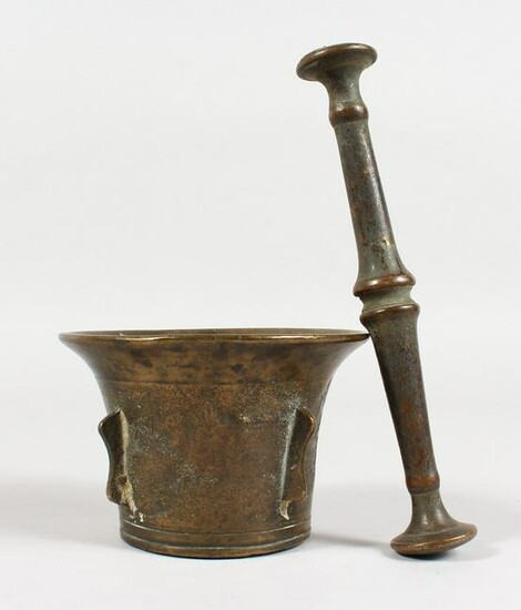 A SMALL CAST BRONZE PESTLE AND MORTAR, with side