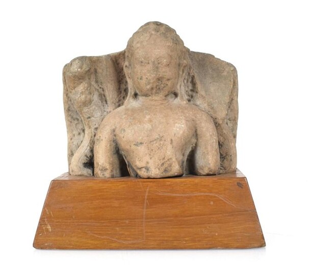A STONE CARVING OF BUDDHA, India, ca. 16th ct. - h. 27 cm