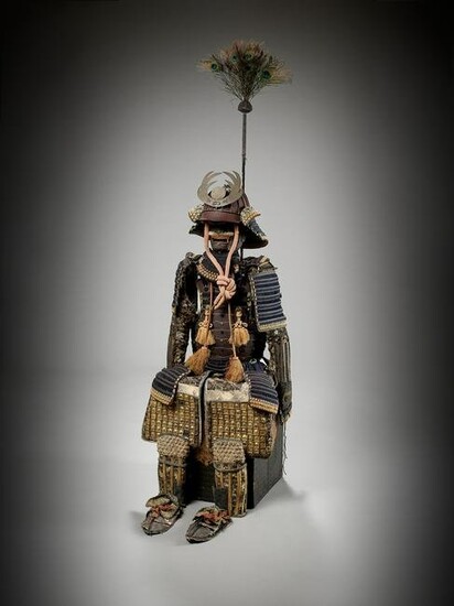 A TOSEI GUSOKU WITH A PEACOCK-FEATHERED SASHIMONO