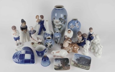 A collection of various porcelain figurines, vases etc. (24)