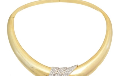 A diamond collar necklace