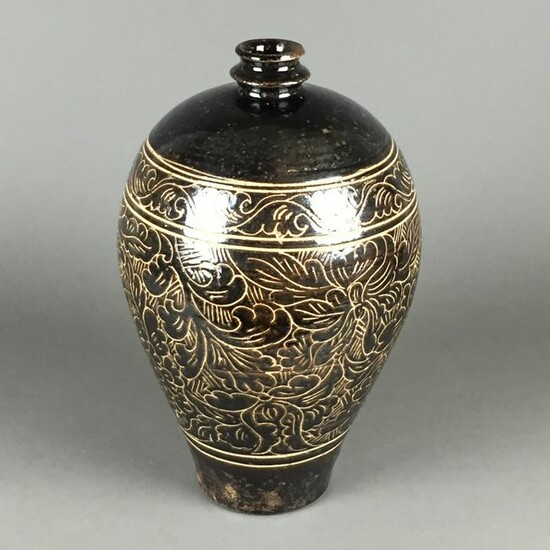 A large stoneware glazed Cizhou vase - Style of Song