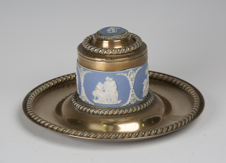 A late Victorian brass and blue jasperware mounted inkwell with applied ropetwist bands, diameter 17