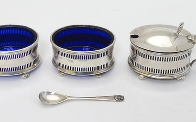 A pair of silver salts hallmarked Birmingham 1919 maker Gorham Manufacturing Co. together with an
