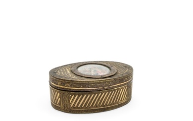 AN 18TH CENTURY GILT METAL SNUFF BOX The top inset with an o...